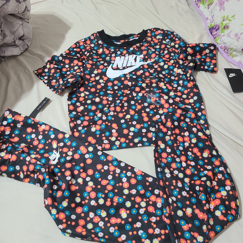 Brand new Nike tights set